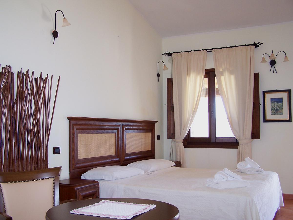 Hotel Ristorante Funtana Abbas Luras Pokój zdjęcie