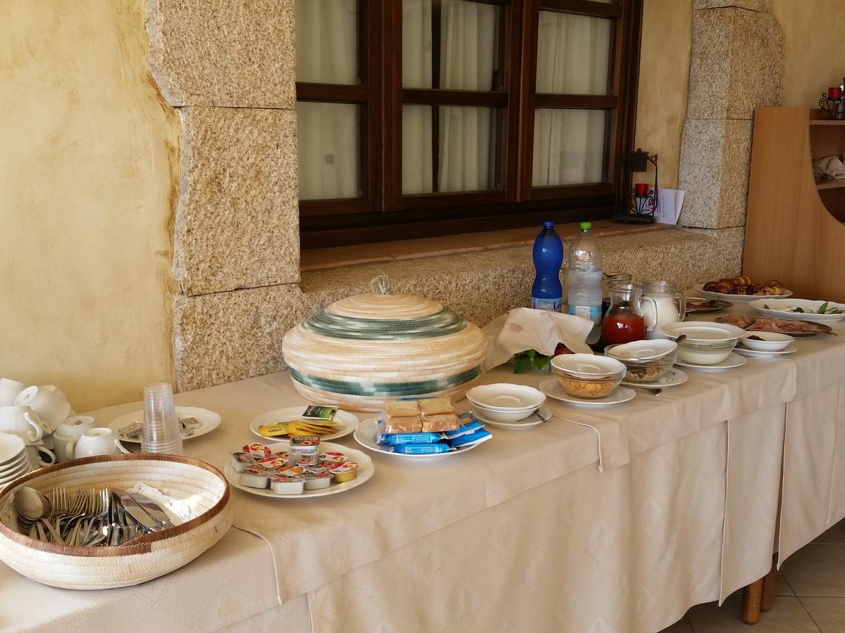 Hotel Ristorante Funtana Abbas Luras Zewnętrze zdjęcie